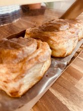 Load image into Gallery viewer, Sourdough Cinnamon Rolls: pre-order 4/28
