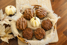 Load image into Gallery viewer, Thanksgiving Desserts.
